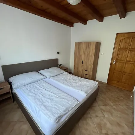 R-home * Zamárdi