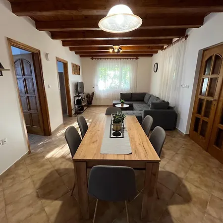 R-home Zamárdi