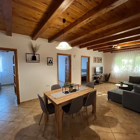 Apartament R-home *