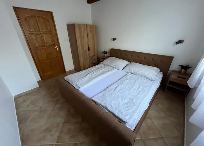 R-home * Zamárdi